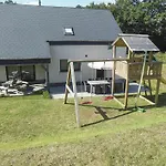 Дом отдыха Comfortable In - 5 Bedrooms, 3 Bathrooms, Sauna Эрбёмон