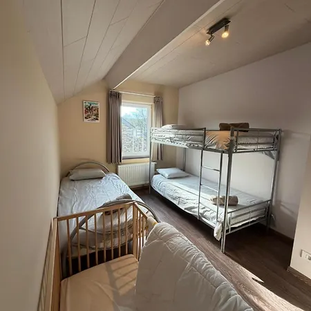 Vakantiehuis Comfortable In - 5 Bedrooms, 3 Bathrooms, Sauna