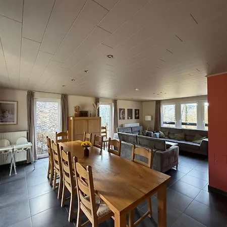 Vakantiehuis Comfortable In - 5 Bedrooms, 3 Bathrooms, Sauna