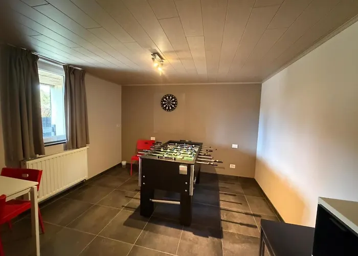 Comfortable In - 5 Bedrooms, 3 Bathrooms, Sauna