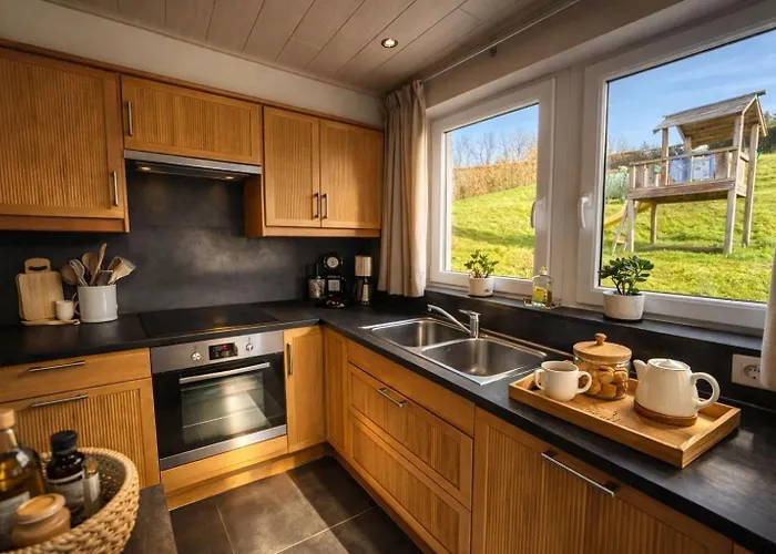 Vakantiehuis Comfortable In - 5 Bedrooms, 3 Bathrooms, Sauna Herbeumont