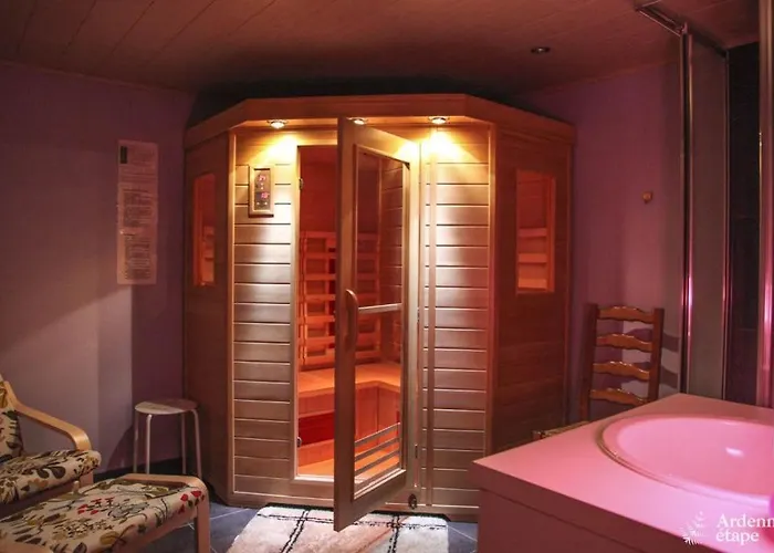 Comfortable In - 5 Bedrooms, 3 Bathrooms, Sauna